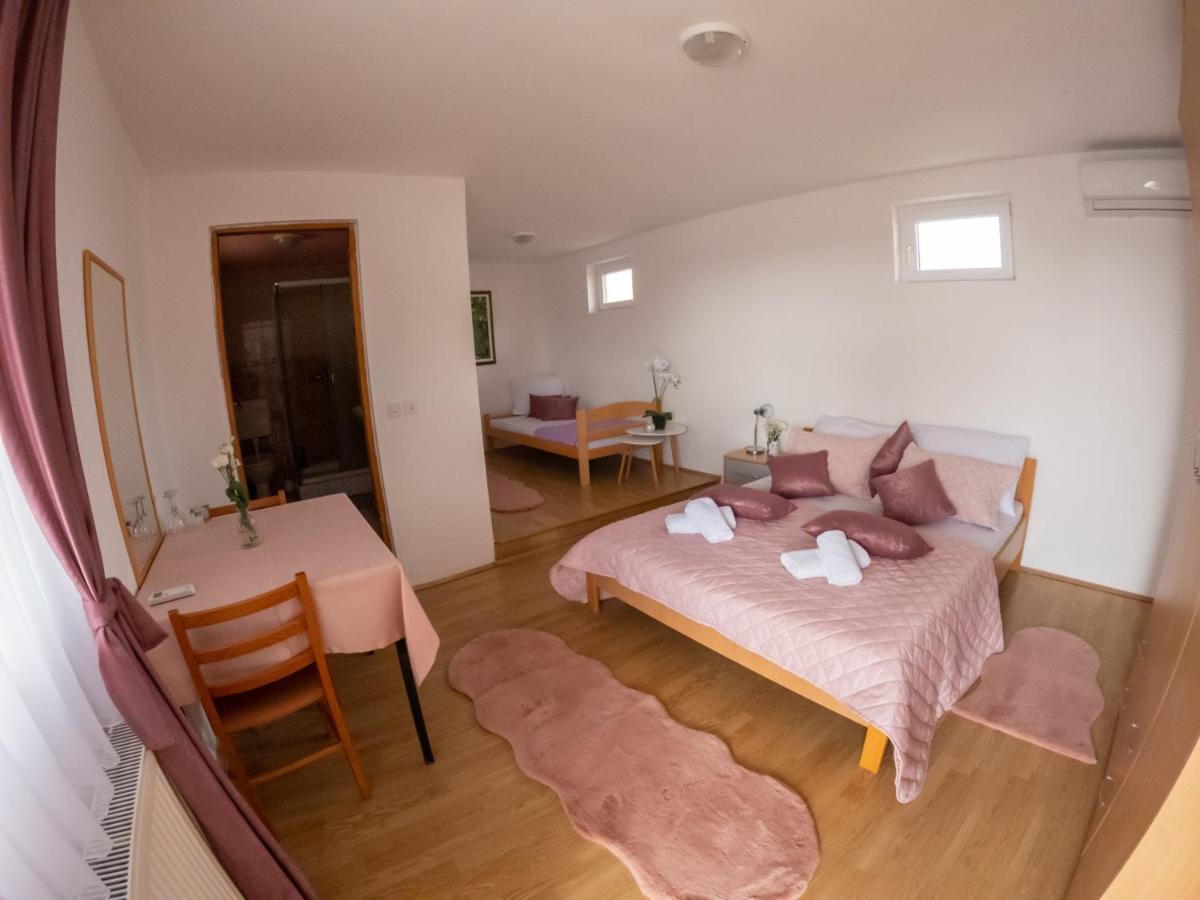Hotel Prenociste Dzinic Zupanja Zewnętrze zdjęcie