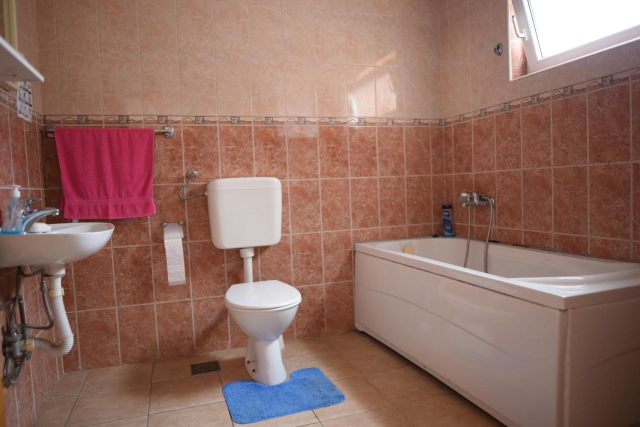 Hotel Prenociste Dzinic Zupanja Zewnętrze zdjęcie